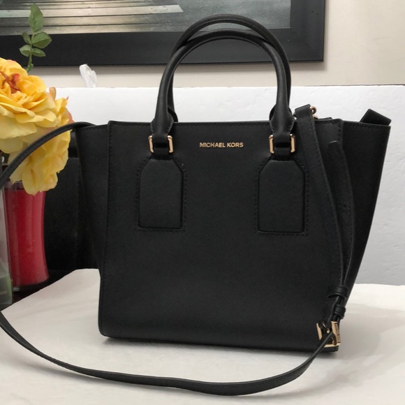 MICHEAL KORS SELBY BLACK SAFFIANO LEATHER HANDBAG WOMENS SIZE M - Picture 1 of 13